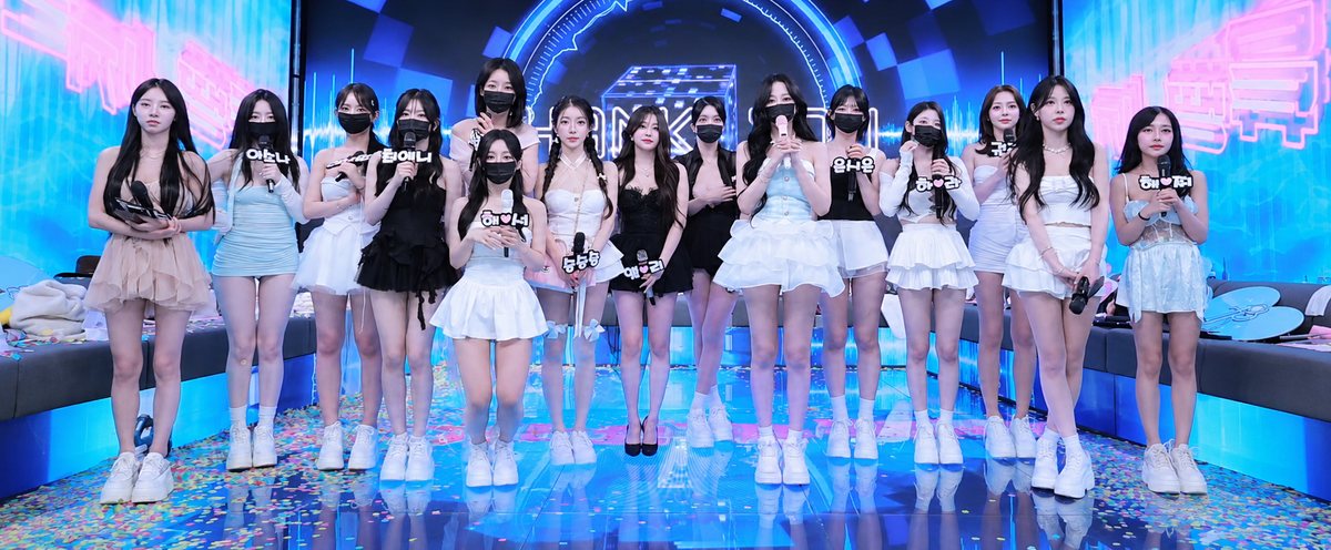 Jinricp Season 5 cast on the Jinri Company stage (broadcast overlays removed)