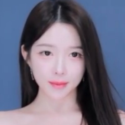 Baek Siyeon 